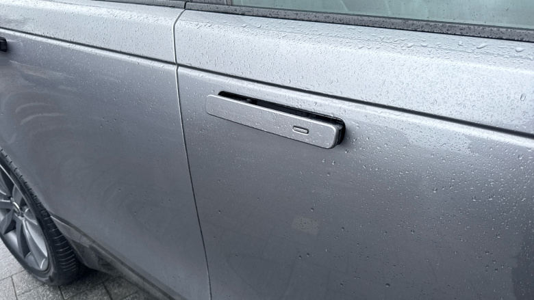 Land Rover Range Rover Velar 2.0 D240 R-Dynamic HSE 5dr Auto Diesel Estate